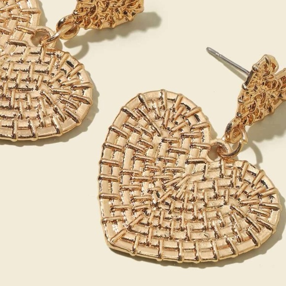 NWT Heart Drop Earrings - Picture 2 of 3